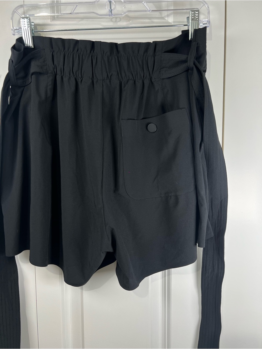 Athleta Black High-Rise Paperbag Waist‎ Tie-Belt Shorts - Picture 8 of 13